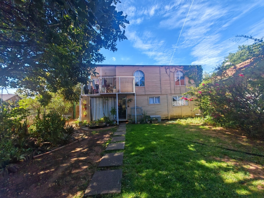 8 Bedroom Property for Sale in Fleurdal Free State